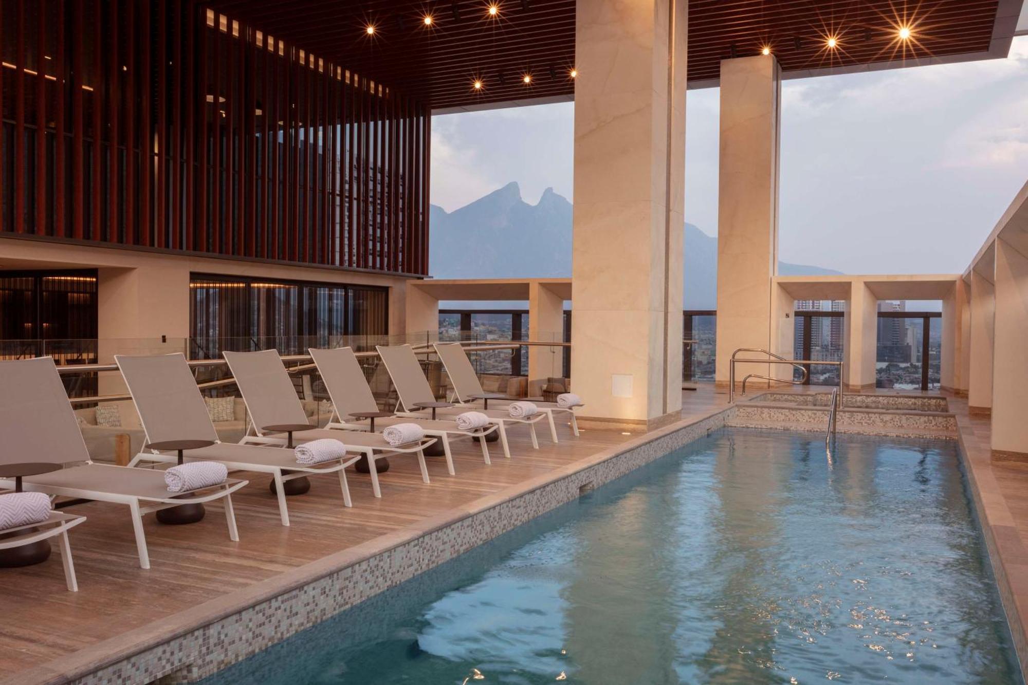 Hilton Monterrey Valle Екстер'єр фото